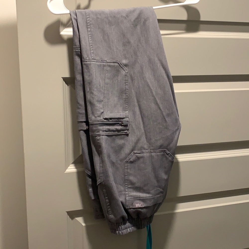 Figs Yola skinny scrub pants